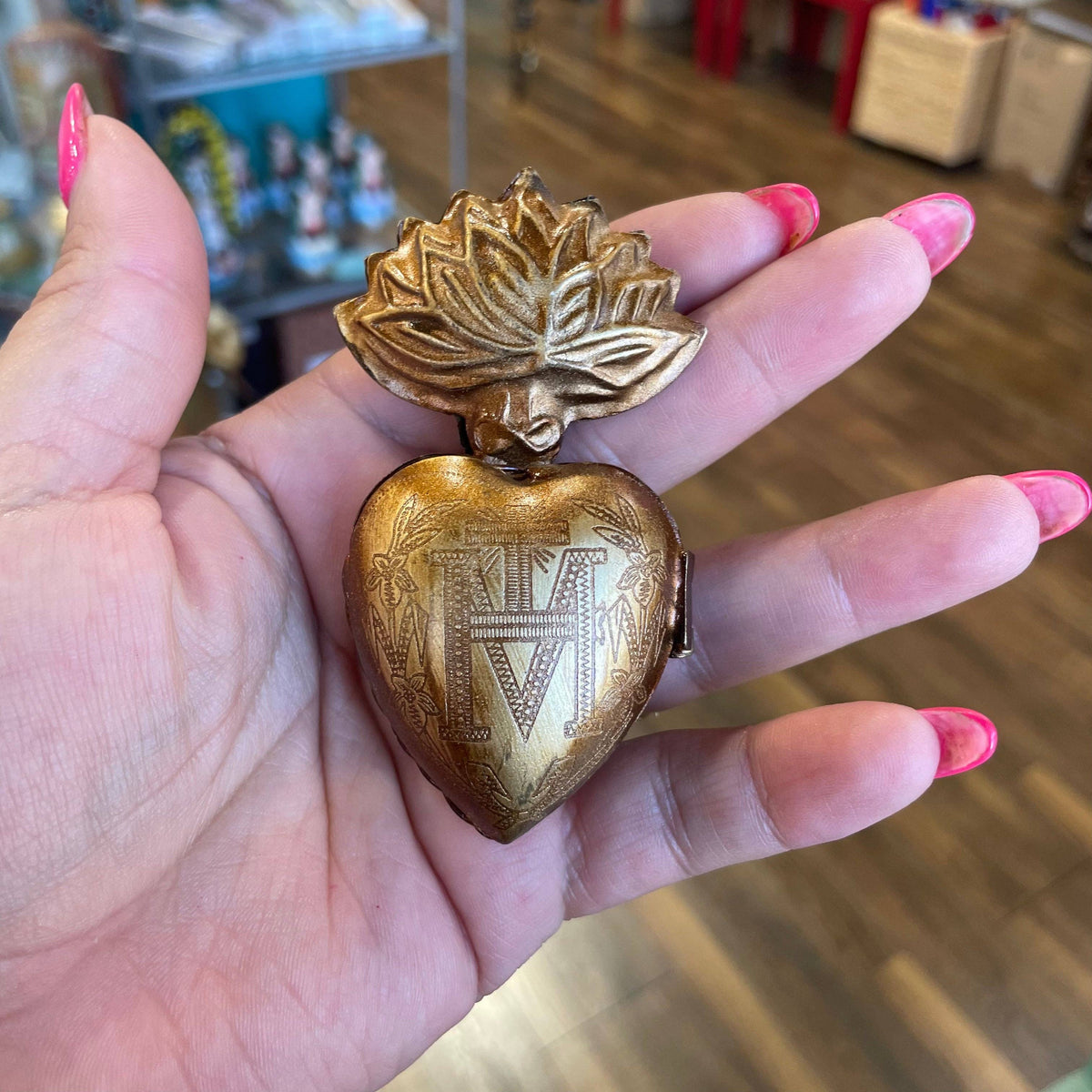 Love and Honor Jesus LLC - Sacred Heart Locket Box: Medium Gold