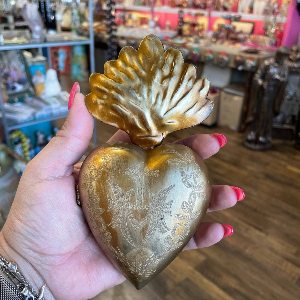 Love and Honor Jesus LLC - Sacred Heart Locket Box: Medium Gold